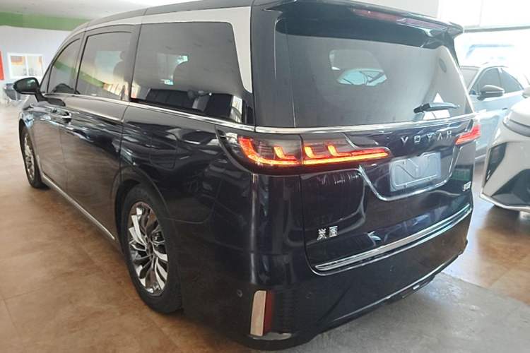 Used VOYAH Dream 2024 PHEV Ultra-Long Range Flagship Edition Exterior 2