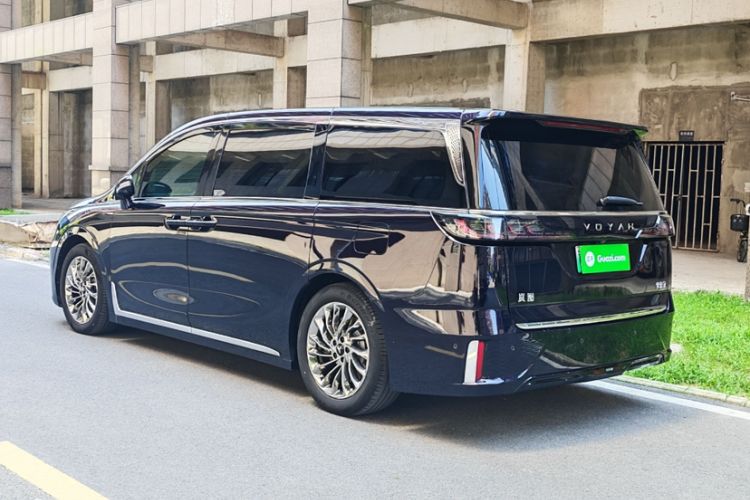 Used VOYAH Dream 2024 PHEV Ultra-Long Range Flagship Edition Exterior 2