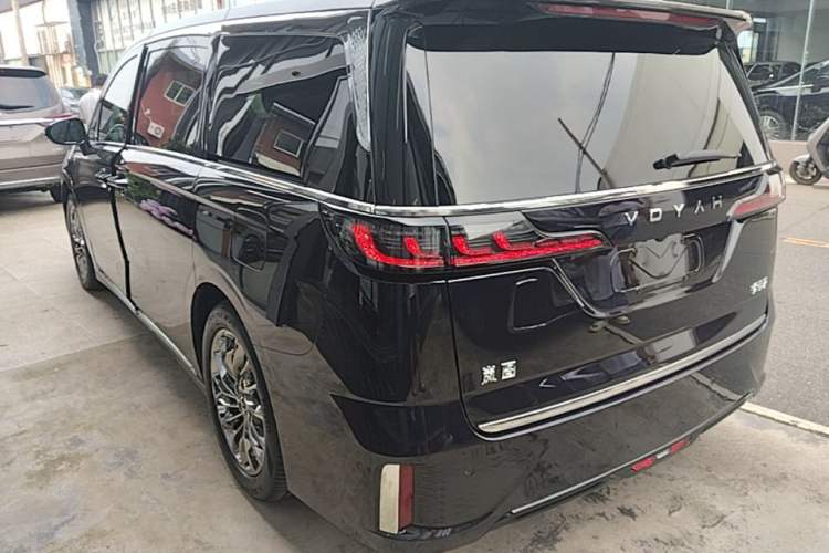 Used VOYAH Dream 2024 PHEV Ultra-Long Range Flagship Edition Exterior 2