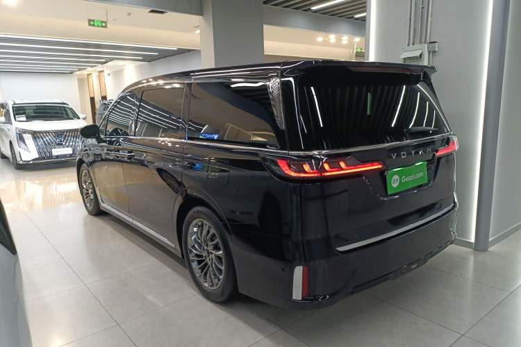 Used VOYAH Dream 2024 PHEV Ultra-Long Range Flagship Edition Exterior 3