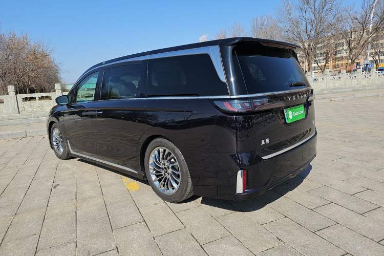 Used VOYAH Dream 2024 PHEV Ultra-Long Range Flagship Edition Exterior 3