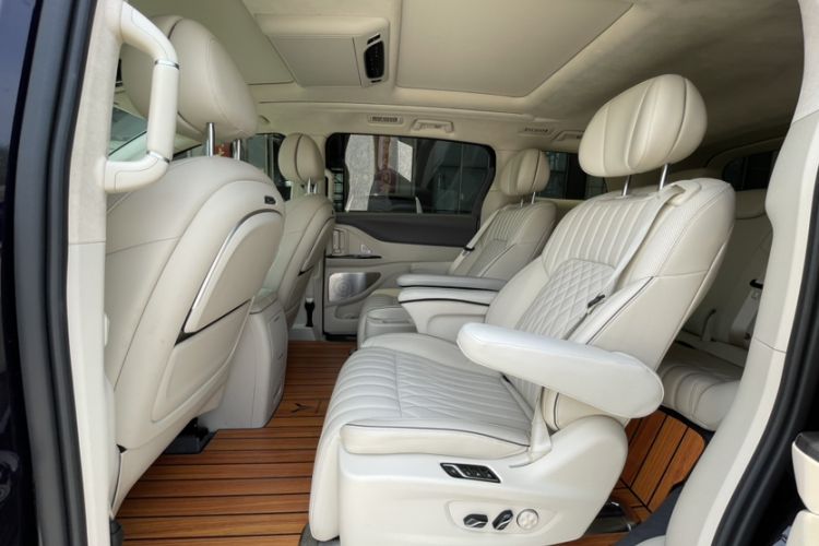 Used VOYAH Dream 2024 PHEV Ultra-Long Range Flagship Edition Exterior 3