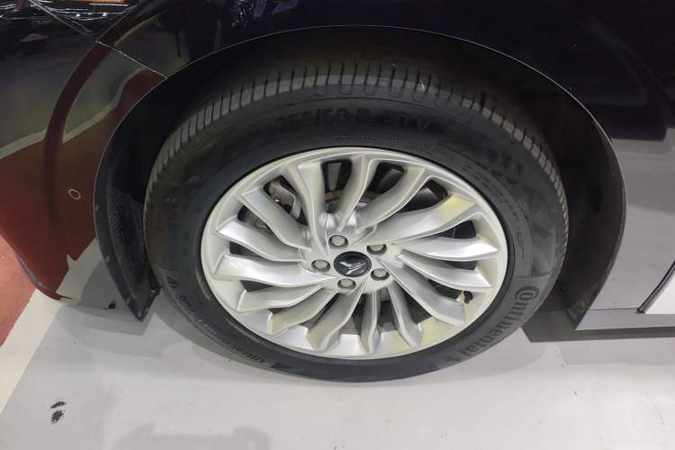 Used VOYAH Dream 2024 PHEV Extended-Range Premium Edition Exterior 4