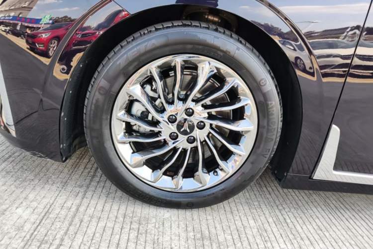 Used VOYAH Dream 2024 PHEV Ultra-Long Range Flagship Edition Exterior 4
