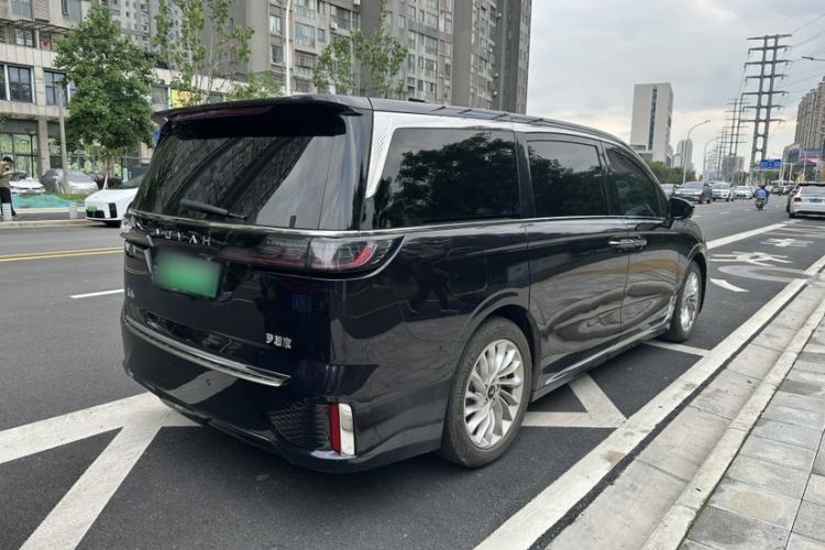 Used VOYAH Dream 2024 PHEV Extended-Range Premium Edition Exterior 4
