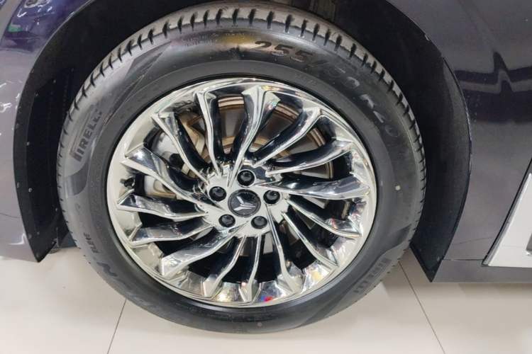 Used VOYAH Dream 2024 PHEV Ultra-Long Range Flagship Edition Exterior 4