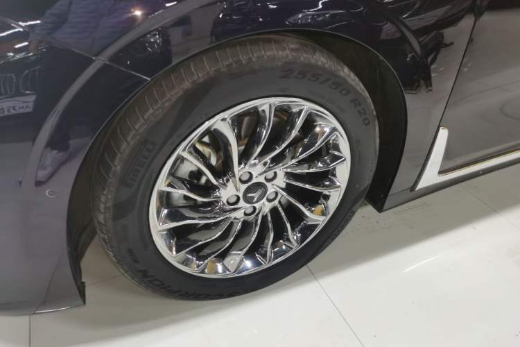 Used VOYAH Dream 2024 PHEV Ultra-Long Range Flagship Edition Exterior 4