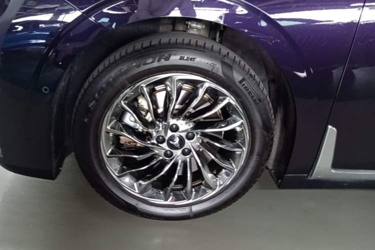 Used VOYAH Dream 2024 PHEV Ultra-Long Range Flagship Edition Exterior 4