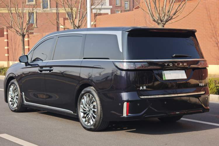 Used VOYAH Dream 2024 PHEV Ultra-Long Range Flagship Edition Exterior 5