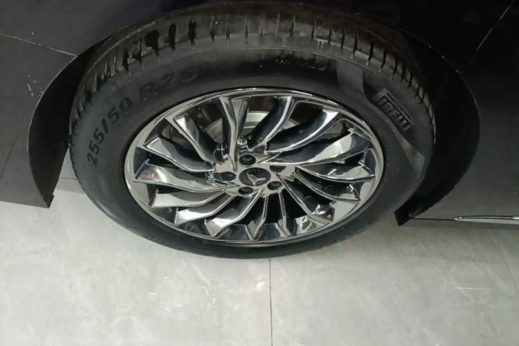 Used VOYAH Dream 2024 PHEV Ultra-Long Range Flagship Edition Exterior 5