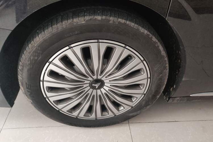 Used VOYAH Dream 2024 EV Long-Range Flagship Edition Exterior 5