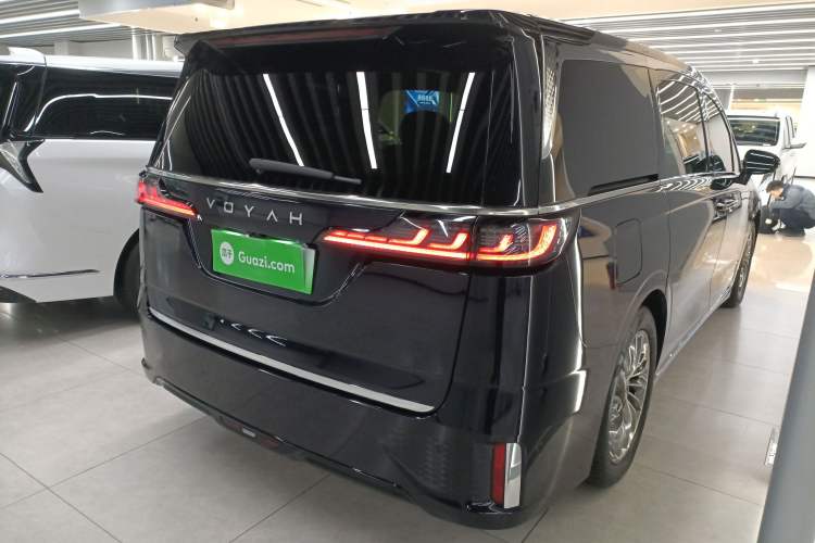 Used VOYAH Dream 2024 PHEV Ultra-Long Range Flagship Edition Exterior 5