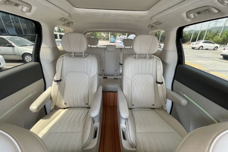 Used VOYAH Dream 2024 PHEV Ultra-Long Range Flagship Edition Exterior 5