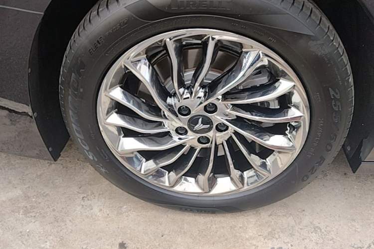 Used VOYAH Dream 2024 PHEV Ultra-Long Range Flagship Edition Exterior 5