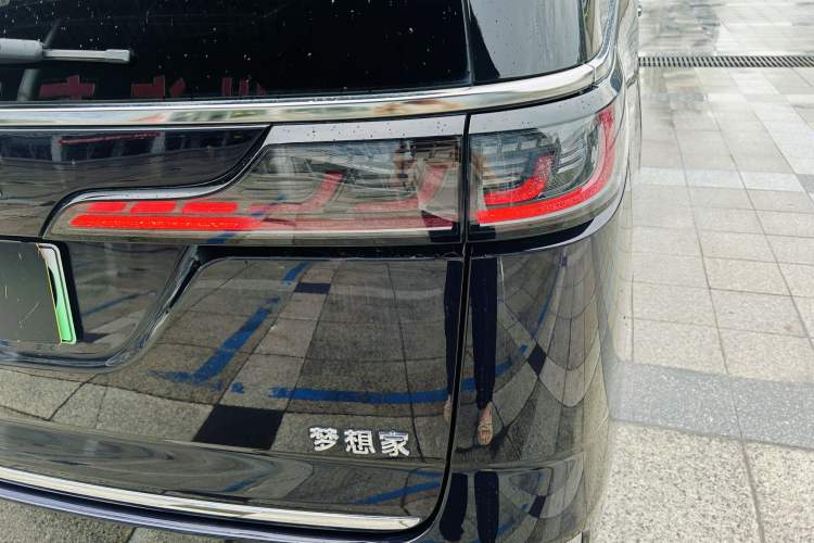 Used VOYAH Dream 2024 PHEV Ultra-Long Range Flagship Edition Exterior 7
