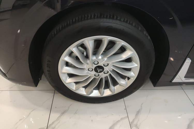 Used VOYAH Dream 2024 EV Long-Range Premium Edition Exterior 7