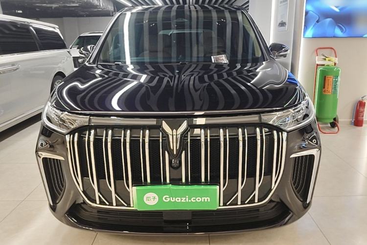 Used VOYAH Dream 2024 PHEV Ultra-Long Range Flagship Edition Front
