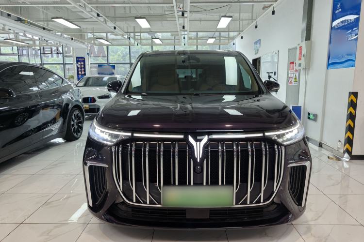 Used VOYAH Dream 2024 PHEV Ultra-Long Range Flagship Edition Front