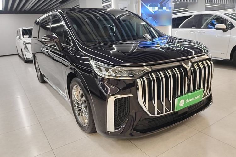 Used VOYAH Dream 2024 PHEV Ultra-Long Range Flagship Edition Front Right 45 Deg