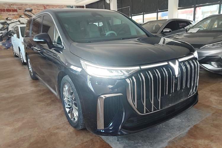 Used VOYAH Dream 2024 PHEV Ultra-Long Range Flagship Edition Front Right 45 Deg