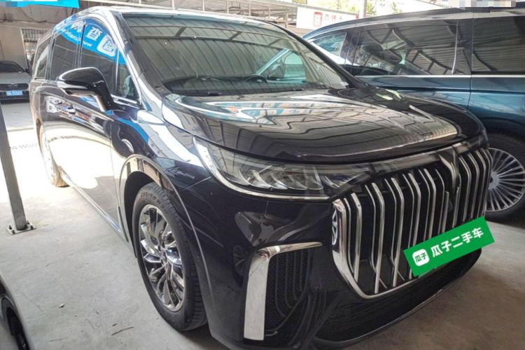 Used VOYAH Dream 2024 PHEV Ultra-Long Range Flagship Edition Front Right 45 Deg