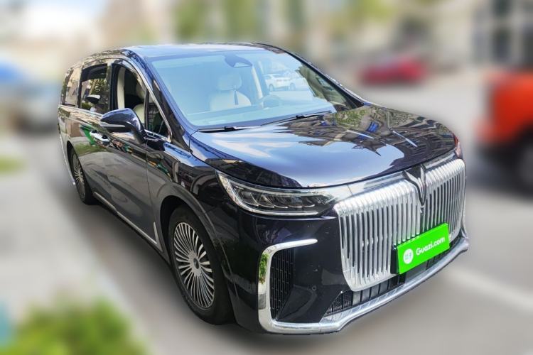 Used VOYAH Dream 2024 PHEV Extended-Range Premium Edition Front Right 45 Deg