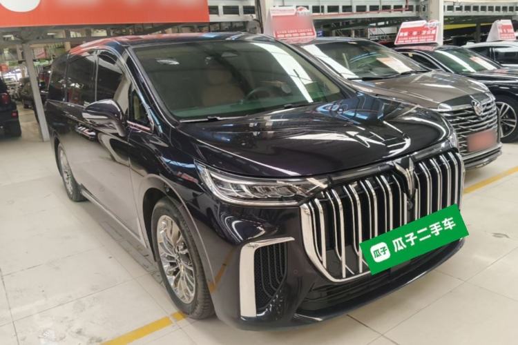 Used VOYAH Dream 2024 PHEV Ultra-Long Range Flagship Edition Front Right 45 Deg