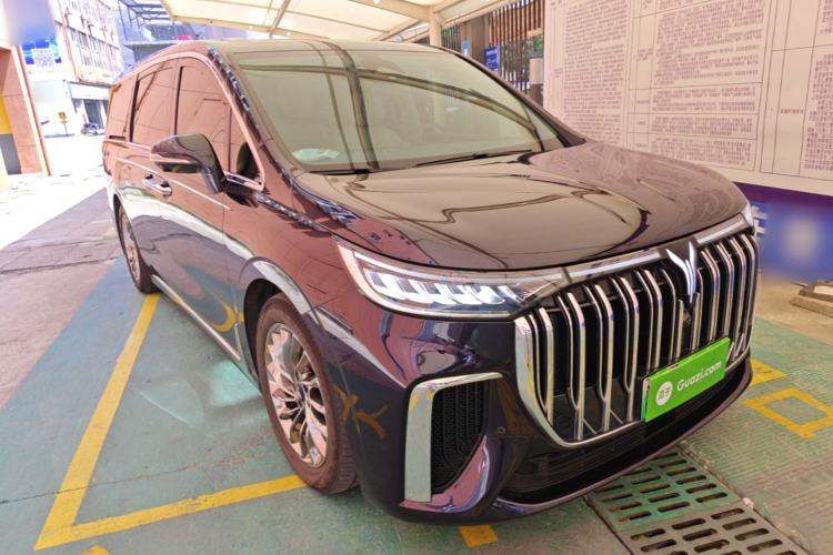 Used VOYAH Dream 2024 PHEV Ultra-Long Range Flagship Edition Front Right 45 Deg