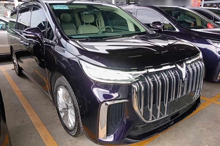 Used VOYAH Dream 2024 PHEV Extended-Range Premium Edition Front Right 45 Deg