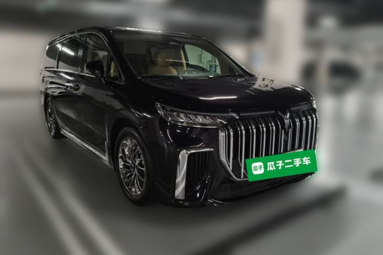 Used VOYAH Dream 2024 PHEV Ultra-Long Range Flagship Edition Front Right 45 Deg