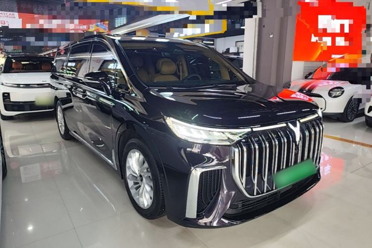 Used VOYAH Dream 2024 PHEV Extended-Range Premium Edition Front Right 45 Deg