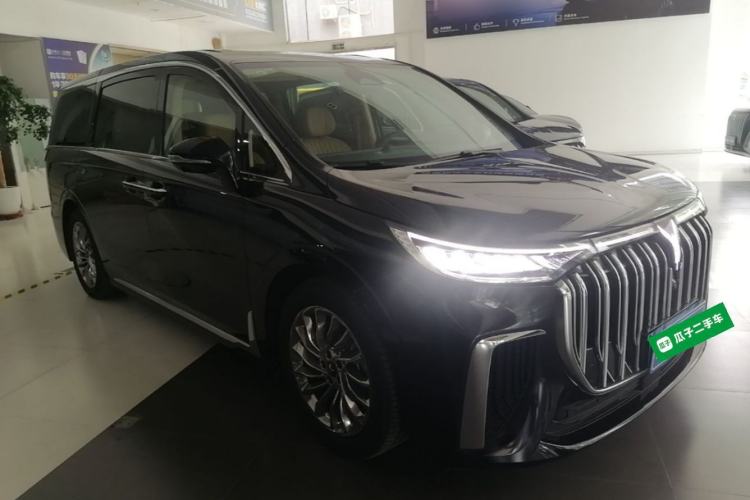 Used VOYAH Dream 2024 PHEV Ultra-Long Range Flagship Edition Front Right 45 Deg
