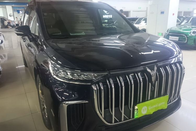 Used VOYAH Dream 2024 PHEV Ultra-Long Range Flagship Edition Front Right 45 Deg