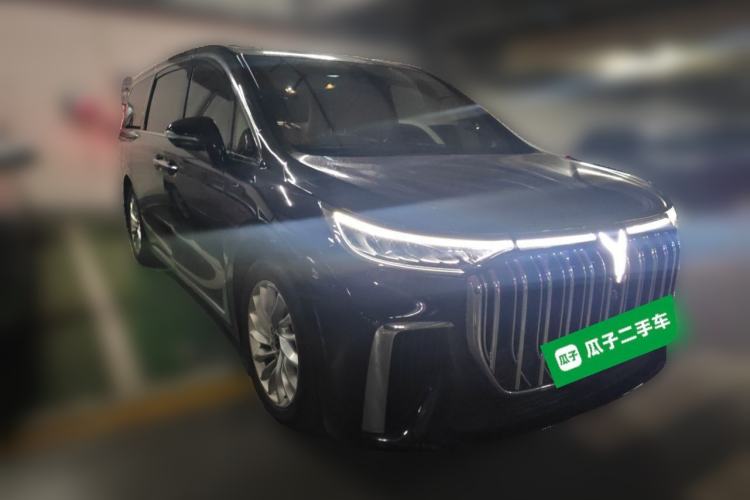 Used VOYAH Dream 2024 PHEV Extended-Range Premium Edition Front Right 45 Deg