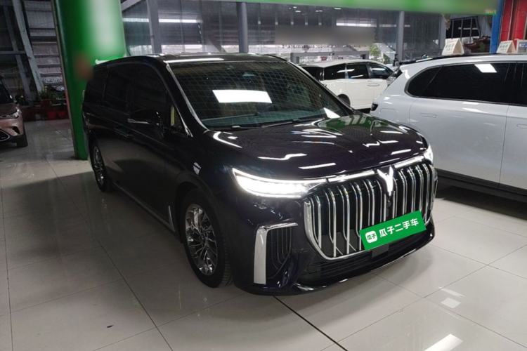 Used VOYAH Dream 2024 PHEV Ultra-Long Range Flagship Edition Front Right 45 Deg