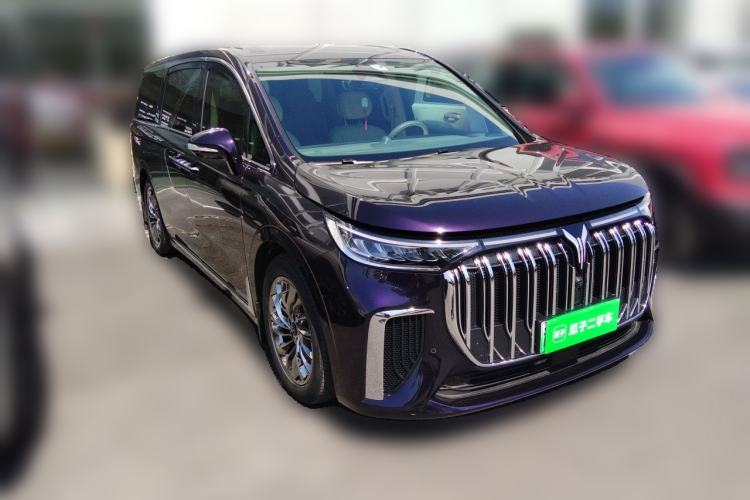 Used VOYAH Dream 2024 PHEV Ultra-Long Range Flagship Edition Front Right 45 Deg