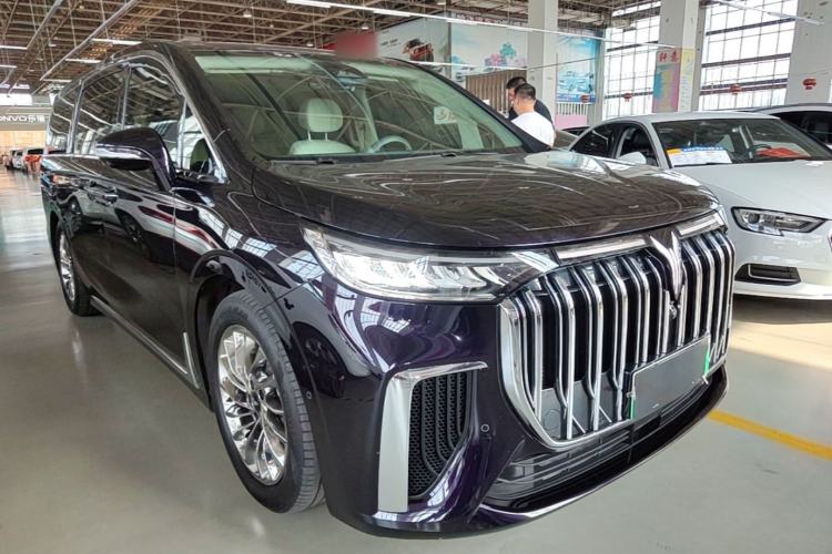 Used VOYAH Dream 2024 PHEV Ultra-Long Range Flagship Edition Front Right 45 Deg