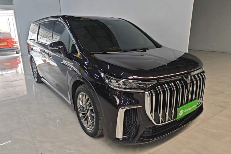 Used VOYAH Dream 2024 PHEV Ultra-Long Range Flagship Edition Front Right 45 Deg
