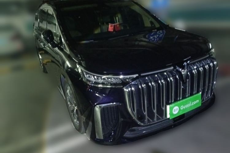 Used VOYAH Dream 2024 PHEV Ultra-Long Range Flagship Edition Front Right 45 Deg