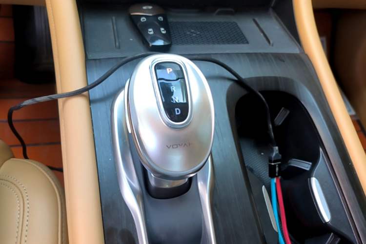 Used VOYAH Dream 2024 PHEV Extended-Range Premium Edition Gear Lever
