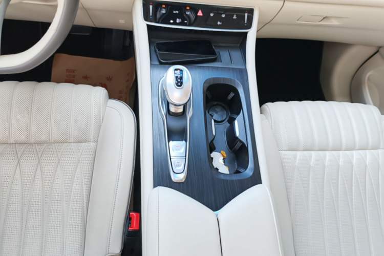 Used VOYAH Dream 2024 PHEV Ultra-Long Range Flagship Edition Gear Lever