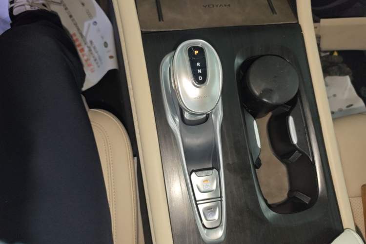 Used VOYAH Dream 2024 PHEV Extended-Range Premium Edition Gear Lever