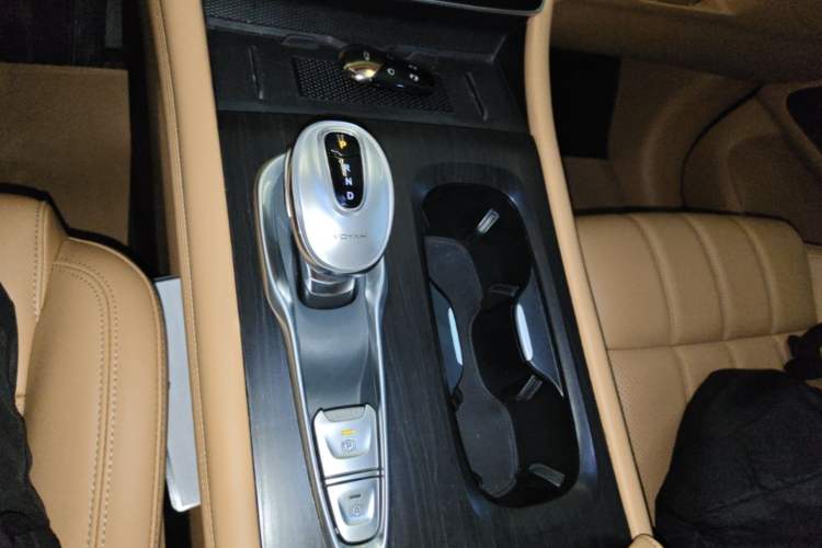 Used VOYAH Dream 2024 PHEV Extended-Range Premium Edition Gear Lever