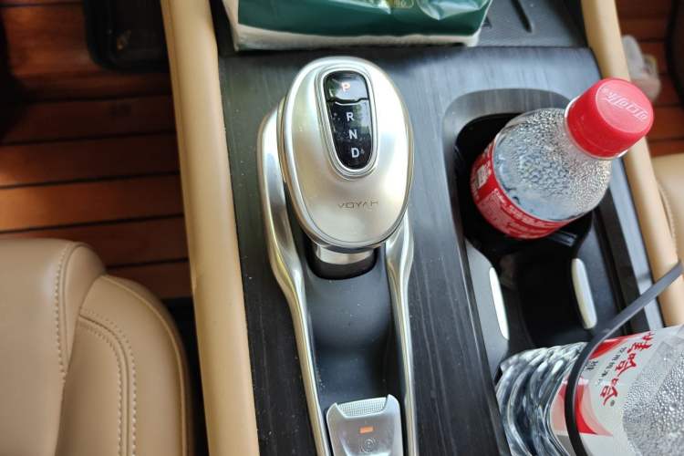 Used VOYAH Dream 2024 PHEV Extended-Range Premium Edition Gear Lever