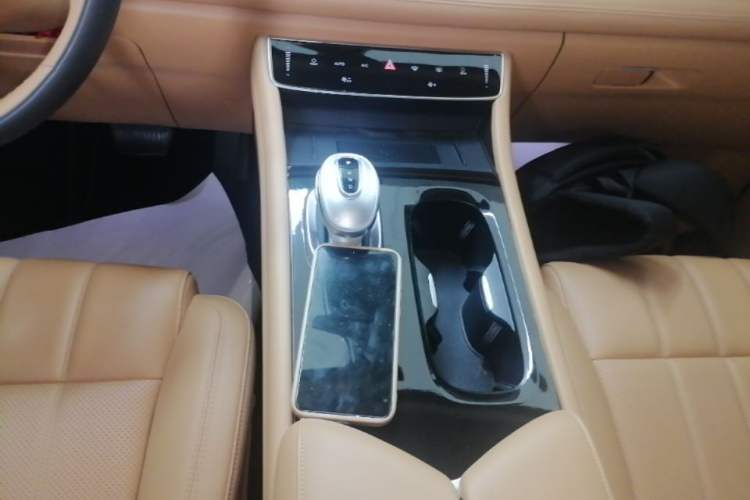 Used VOYAH Dream 2024 PHEV Extended-Range Premium Edition Gear Lever