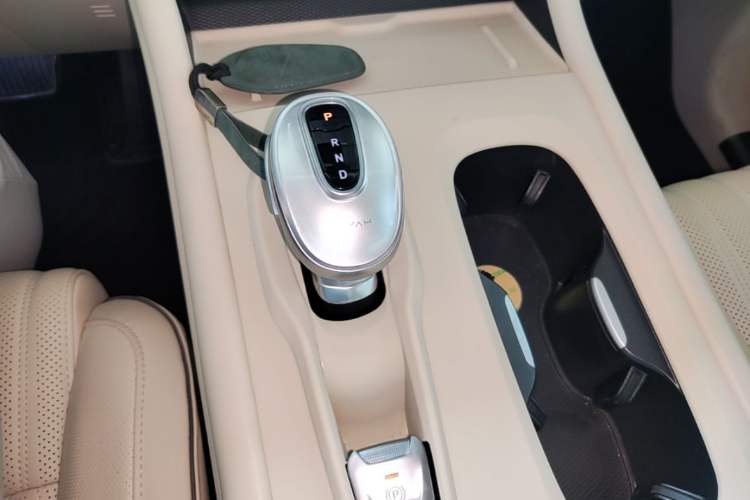 Used VOYAH Dream 2024 PHEV Ultra-Long Range Flagship Edition Gear Lever