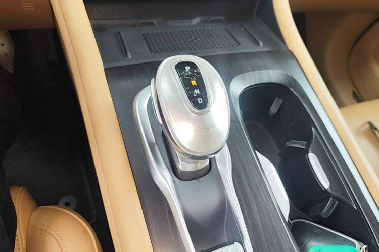 Used VOYAH Dream 2024 PHEV Extended-Range Premium Edition Gear Lever