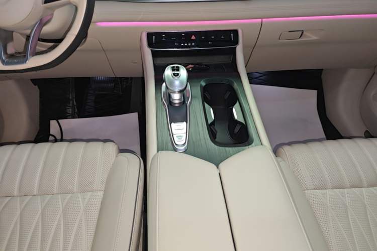 Used VOYAH Dream 2024 PHEV Ultra-Long Range Flagship Edition Gear Lever