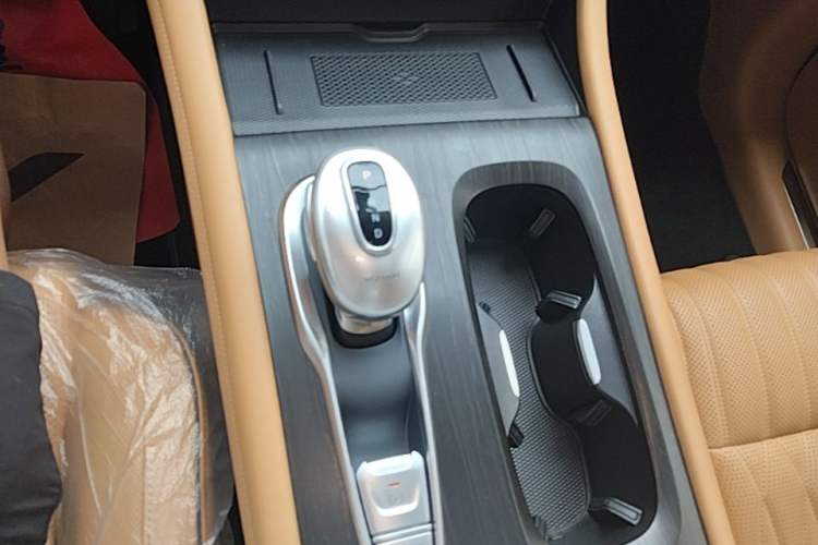 Used VOYAH Dream 2024 PHEV Ultra-Long Range Flagship Edition Gear Lever