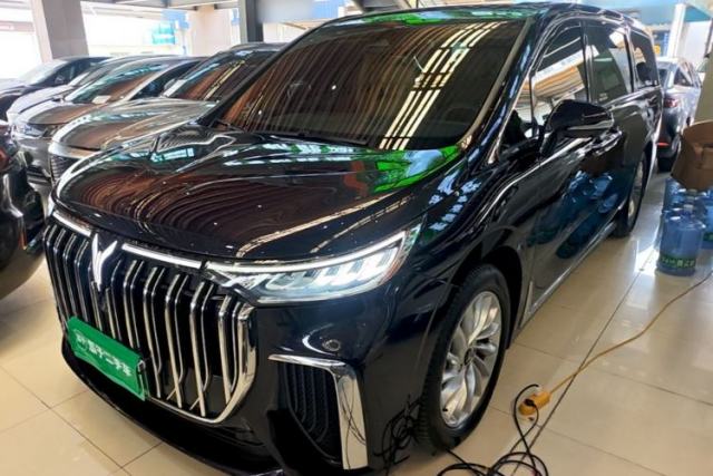 VOYAH Dream 2024 PHEV Extended-Range Premium Edition с пробегом
